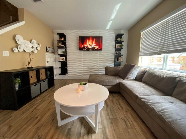 Building Photo - 2923 Puerta Del Sol Blvd