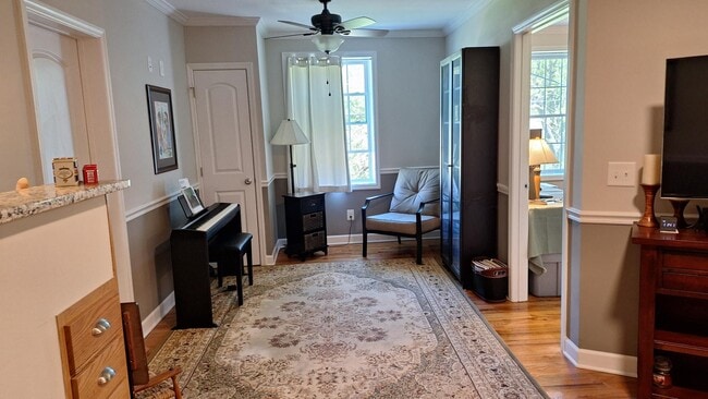 Building Photo - 23 E Second St - Apartment 2