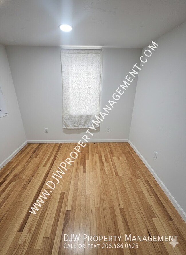 Building Photo - 2119 Cleveland Blvd