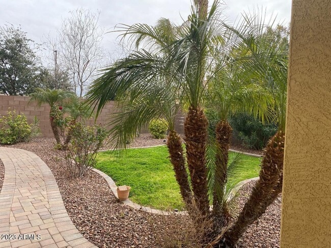 Building Photo - 2757 E Powell Way