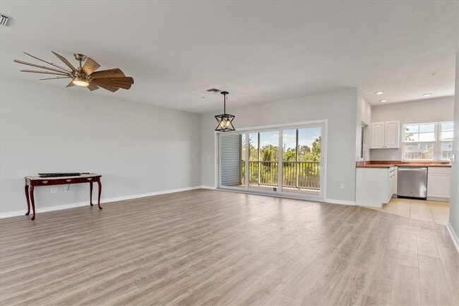 Building Photo - 3923 Cape Haze Dr