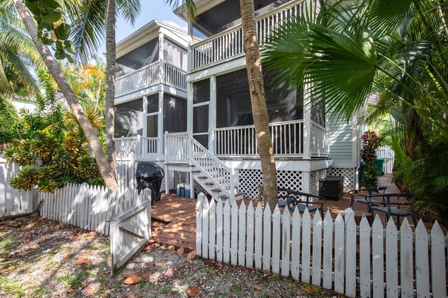 Building Photo - Furnished 3 Bedroom 3 Bathroom in Key West...