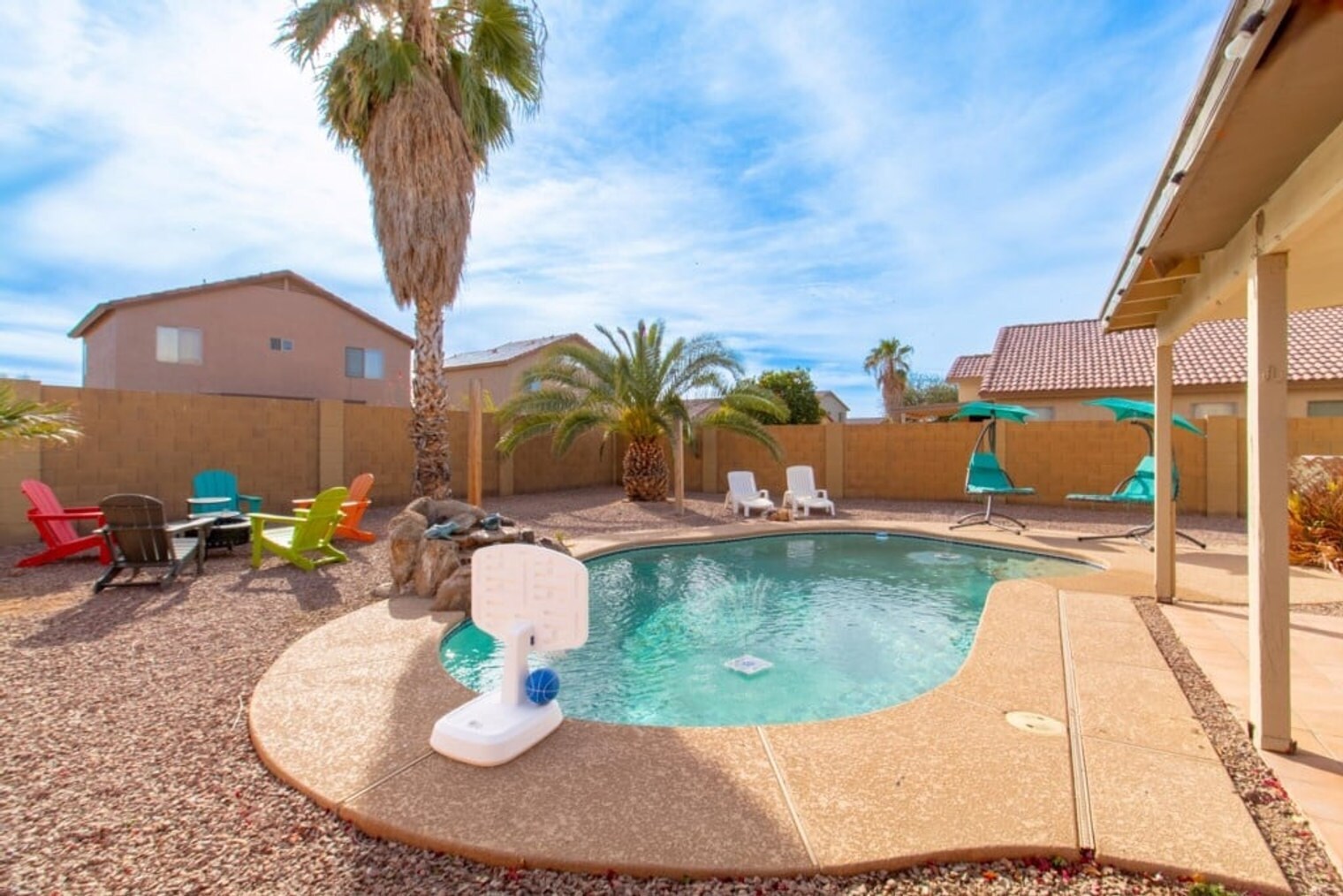 Building Photo - 1387 E 10th Pl