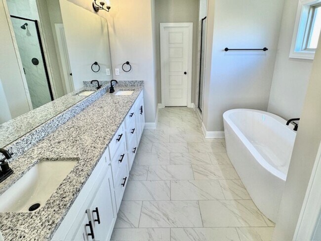 Building Photo - StoneArchCove5462