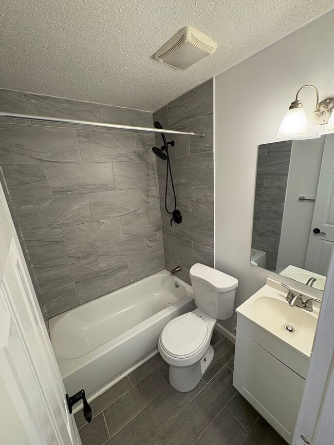 Building Photo - 3 Bed / 2.5 Bath Home on a Corner Lot – Bright, Updated, and Move-In Ready