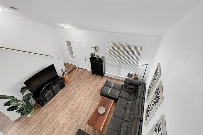 Building Photo - 15010 Parrish Ln