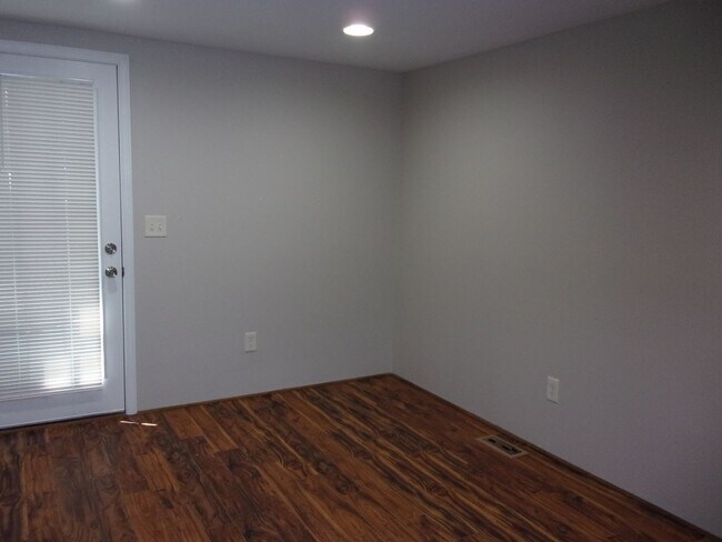 Building Photo - Recently Updated and Refreshed 3 Bedroom 2 Bath Home in Fort Mill