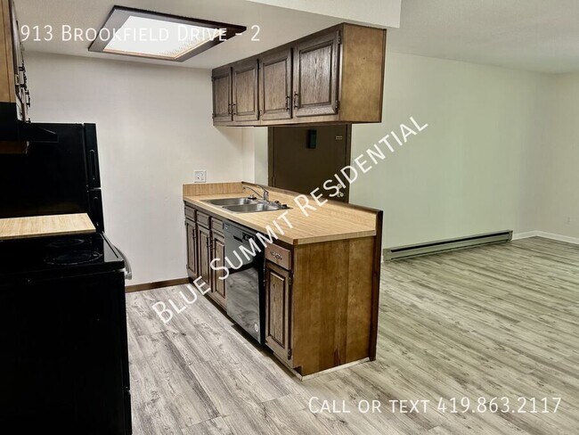 Building Photo - 913 Brookfield Dr