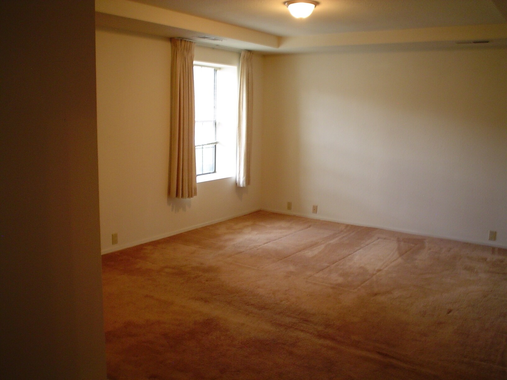 Building Photo - 5501 Vista Sandia NE