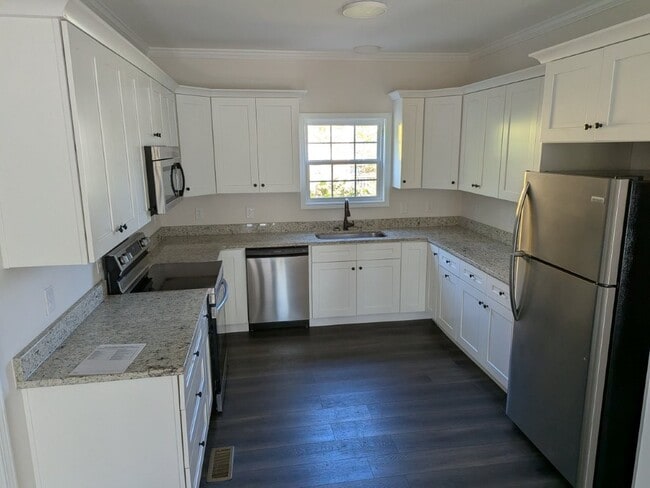 Building Photo - 214 Evans St