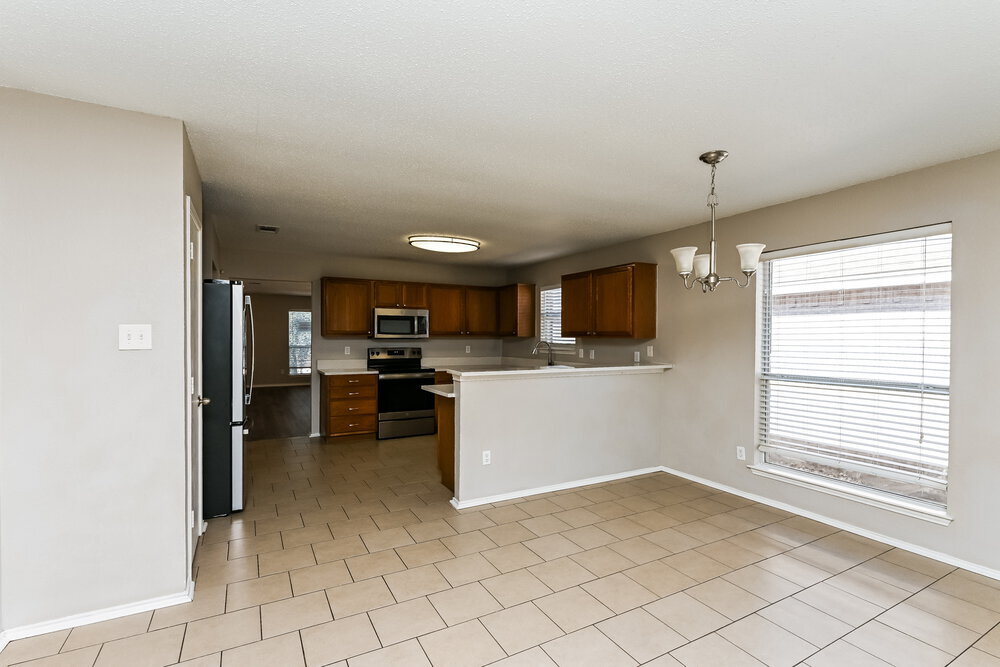 Building Photo - 8128 Twin Oaks Trail