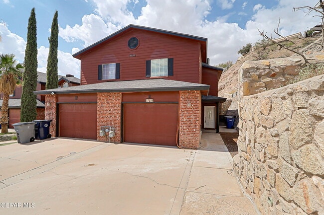 Building Photo - 7235 Royal Arms Dr