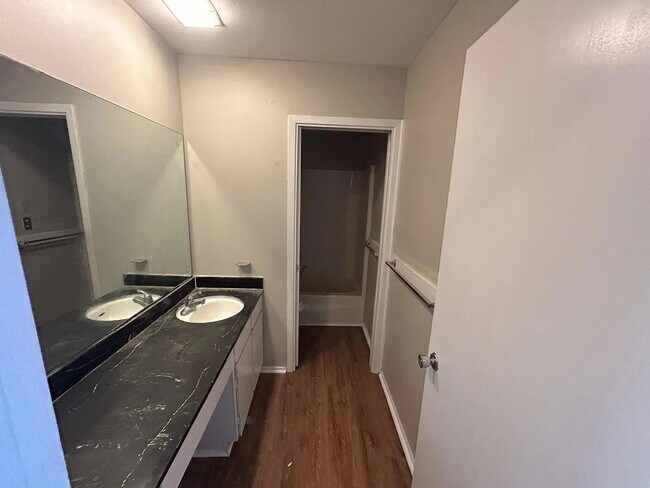 Building Photo - 3/2 Home off Walzem in North East San Antonio