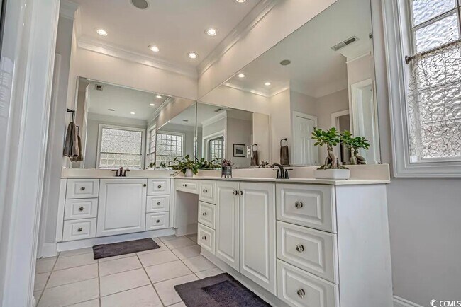 Building Photo - 2741 Sanctuary Blvd