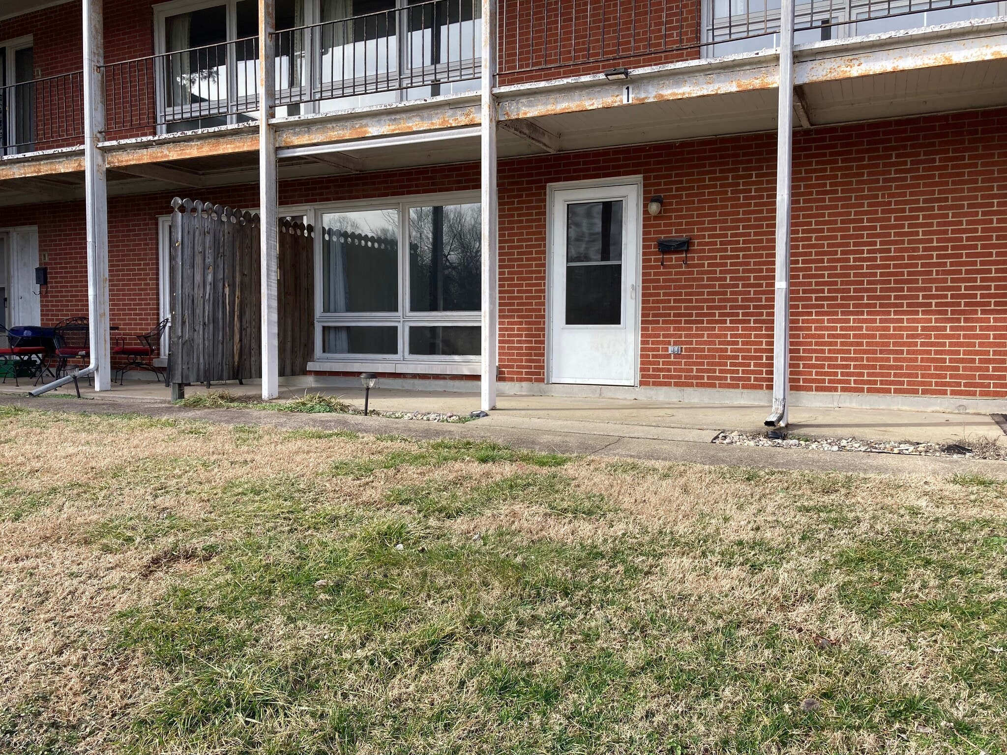 Entry - 407 W Stephen Foster Ave