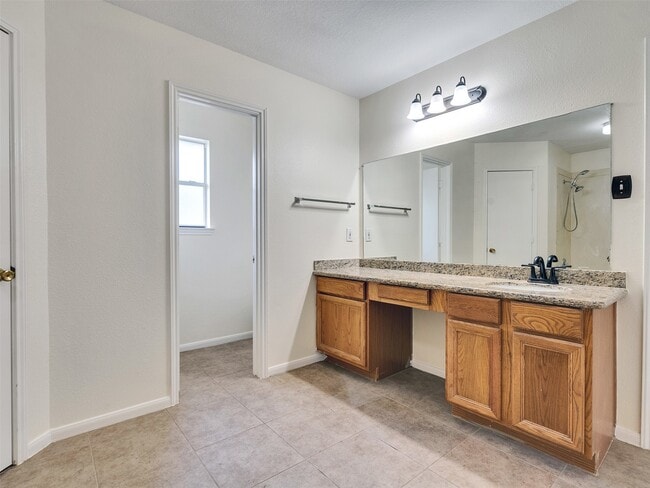 Building Photo - 10814 Bradford Way Dr