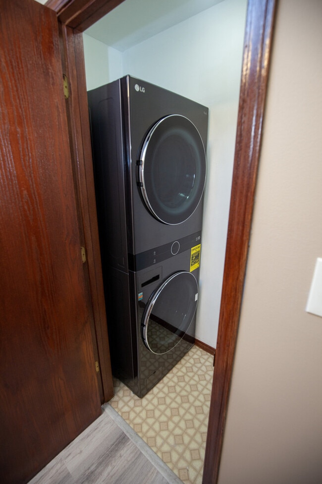 Building Photo - 4314 W Shamrock Ln