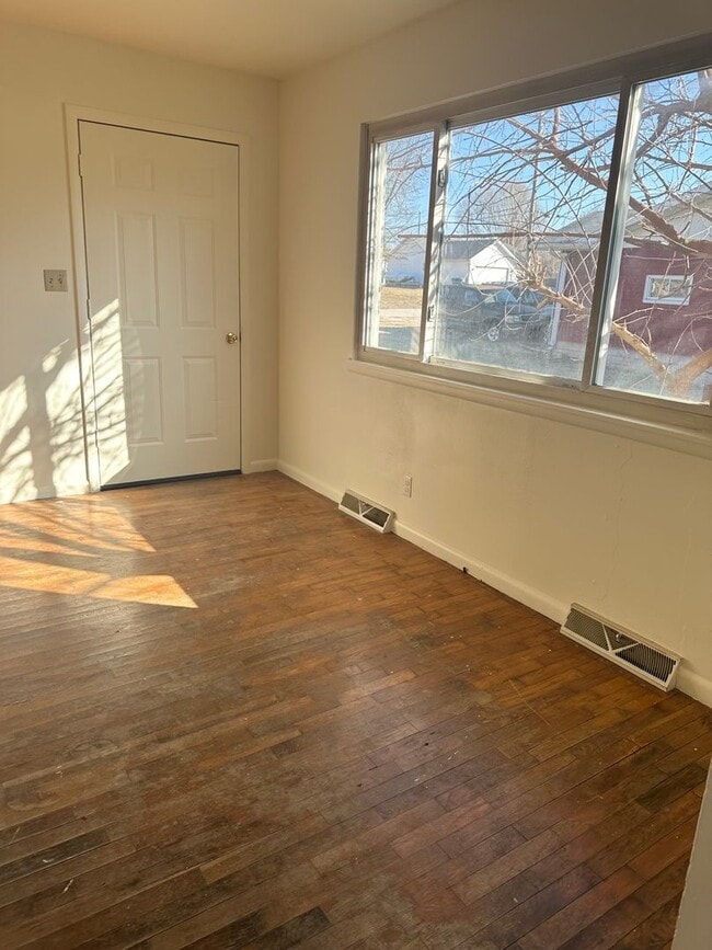 Building Photo - S0048-MF2-E1