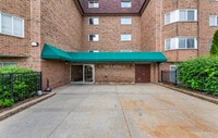 Building Photo - 300 S Roselle Rd