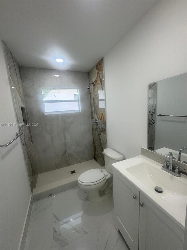 Building Photo - 4404 NW 46th Way