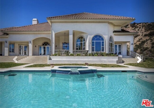 Building Photo - 232 Saddlebow Rd