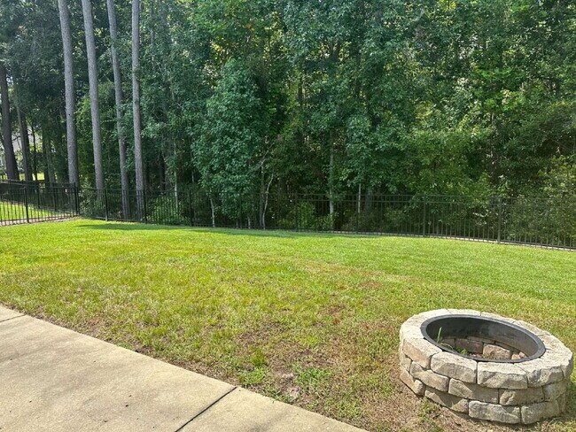 Building Photo - Beautiful 4-Bedroom Home in Desirable Baynard Park! | Hardwood Floors, Corian Countertops & Priva...