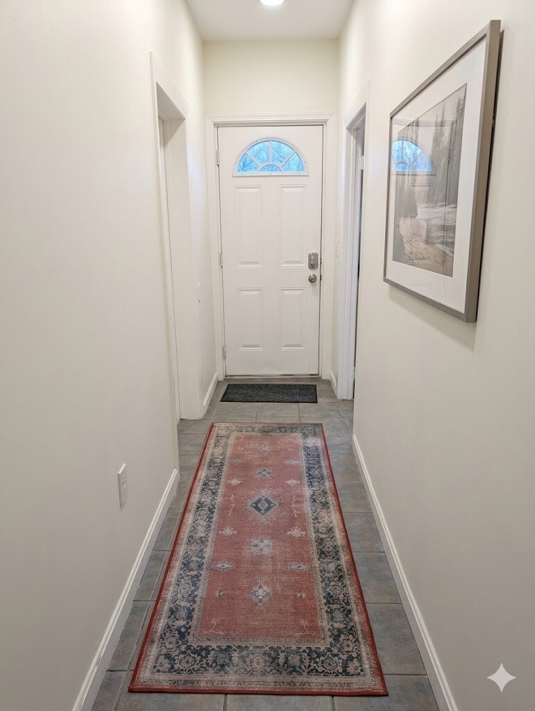 Building Photo - 9 Medford St