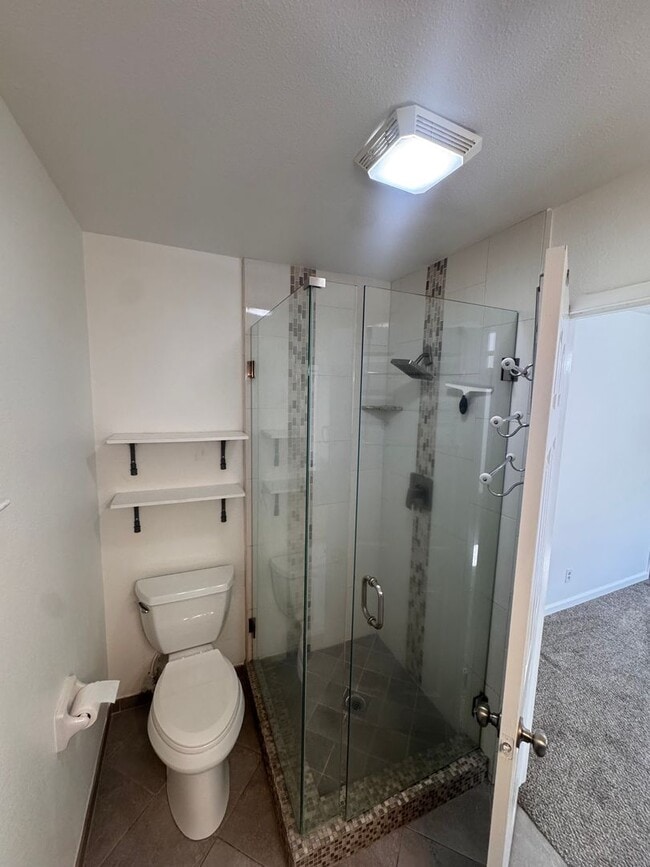 Building Photo - Spacious 3 Bedroom Fresno Home