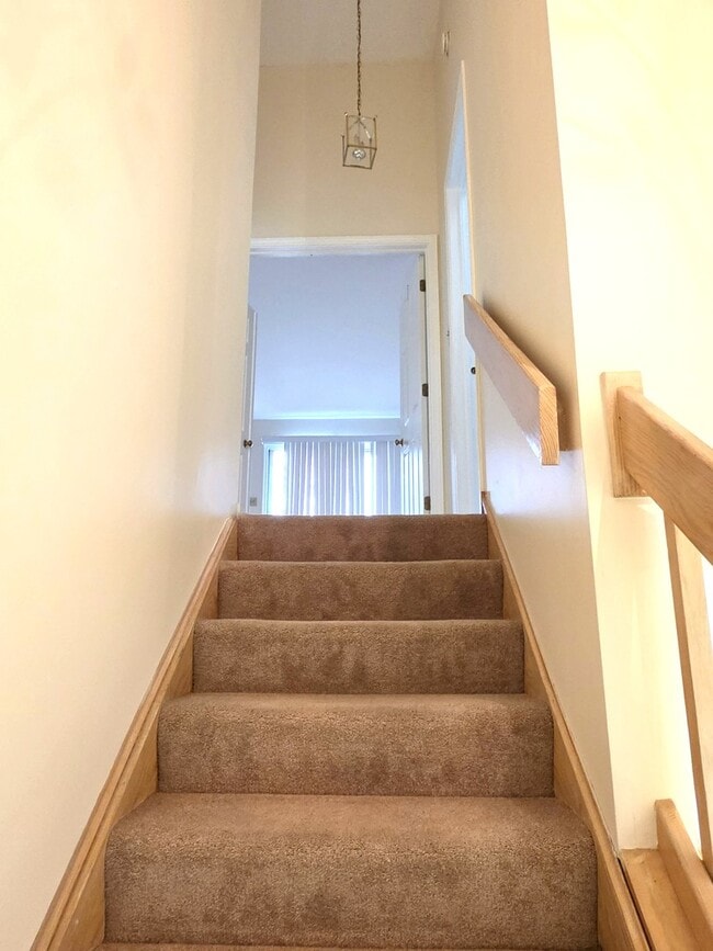 Building Photo - 1376 Longacre Ln