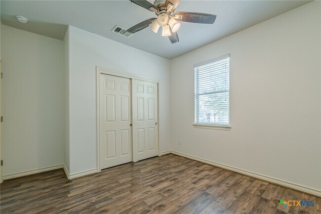 Building Photo - 124 Mary Max Cir