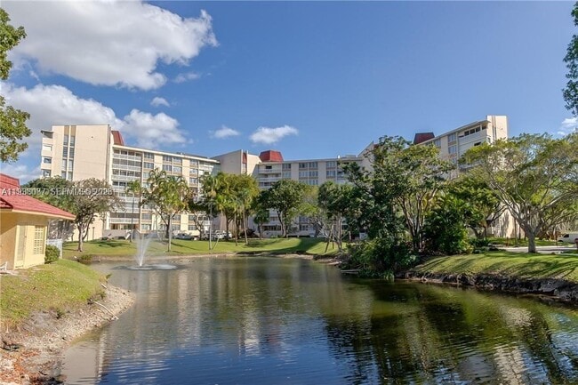 Building Photo - 6921 Environ Blvd