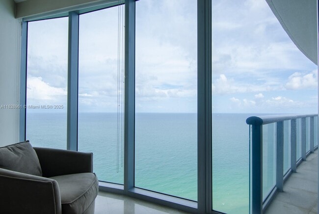 Building Photo - 17001 Collins Ave