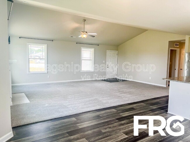 Building Photo - 102 Michael Thomas Pl