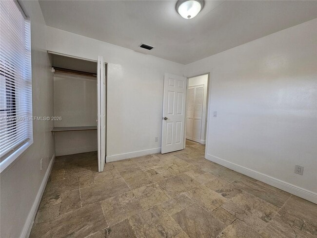 Building Photo - 15075 SW 49th Ln