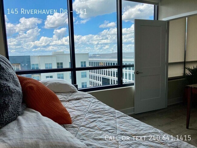 Building Photo - 145 Riverhaven Dr