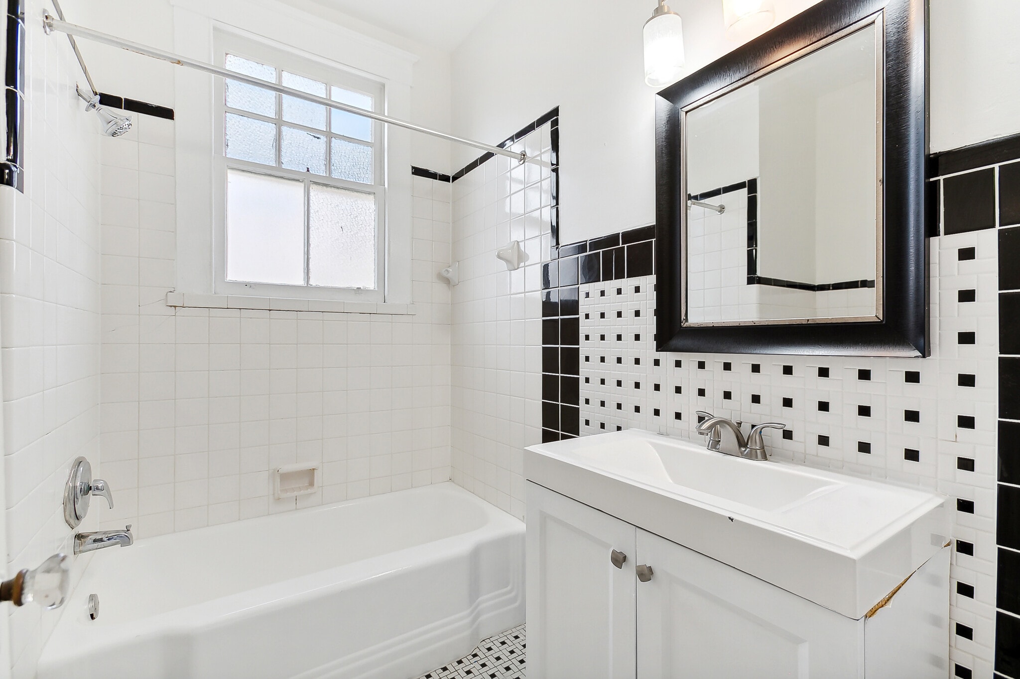 Building Photo - 3615 Louisiana Ave Pkwy