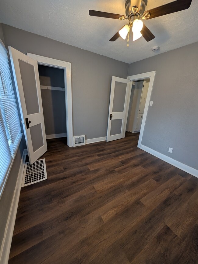 Building Photo - 1029 SW Webster Ave