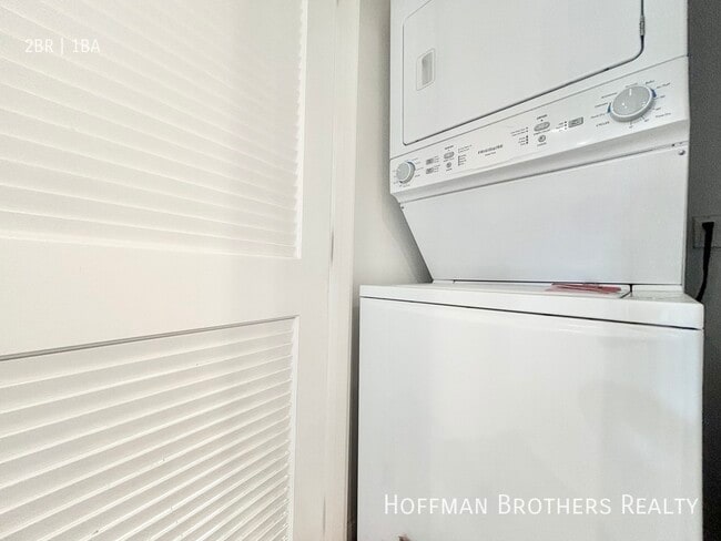 Building Photo - 1568 Yosemite Dr