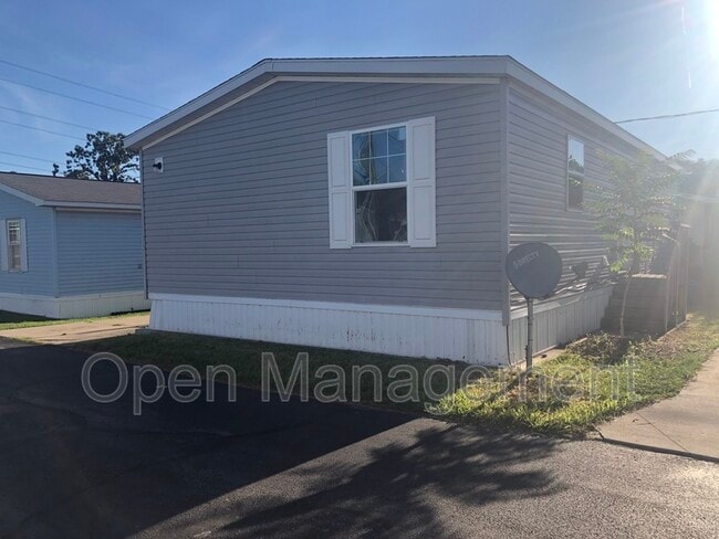 Building Photo - 2700 Brookpark Rd