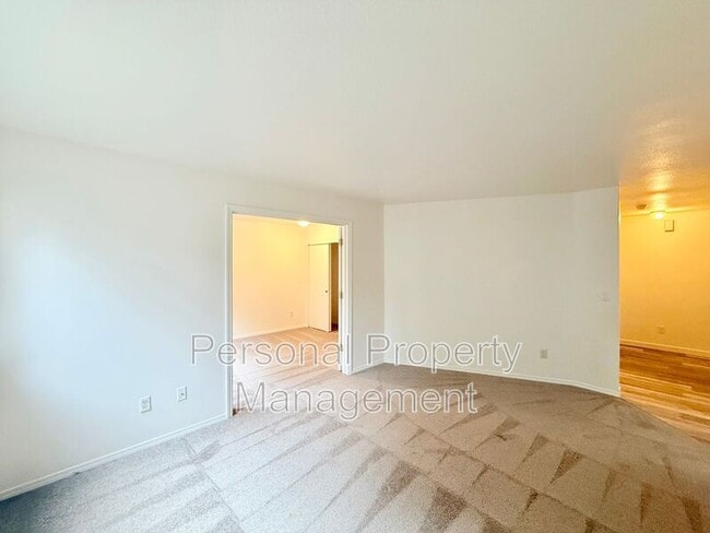 Building Photo - 3412 NE 66th Ave