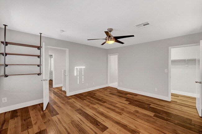 Building Photo - Remodeled Three Bedroom in Summerlin! No carpet!