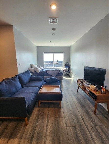 Building Photo - 55 W Fifth St