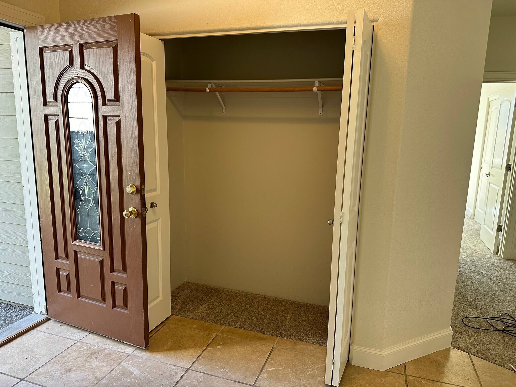 Building Photo - 818 Solano Cir