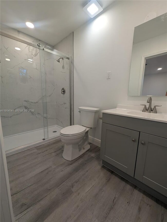 Building Photo - 220 SE 1st St