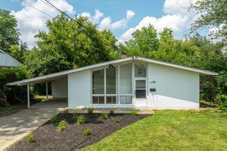 Building Photo - Contemporary Mid Century Modern and updated 3 Bedroom Ranch