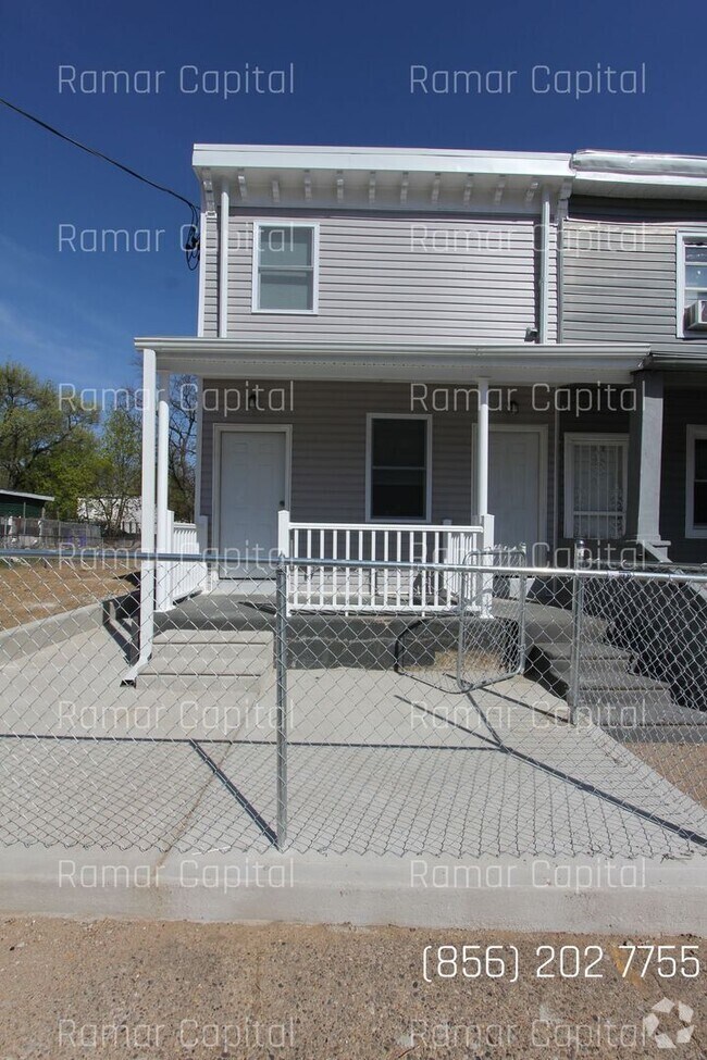 Building Photo - 2927 Thompson St