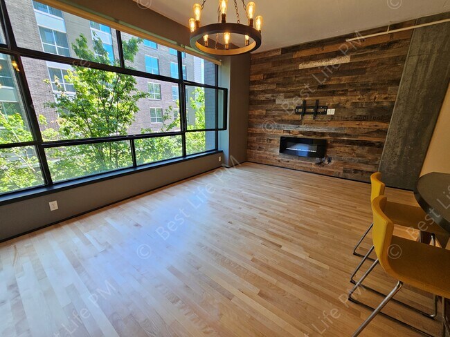 Building Photo - 333 NW 9th Ave