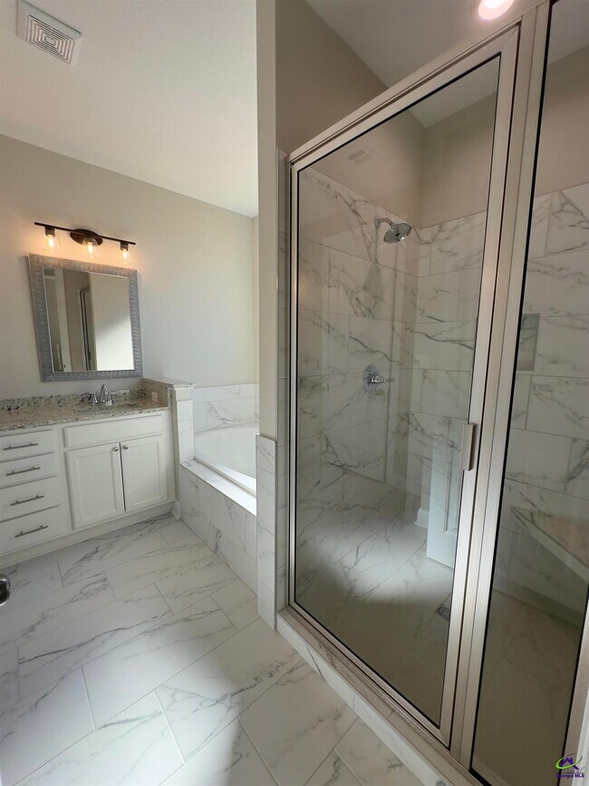 Building Photo - 111 Meyers Lake Dr