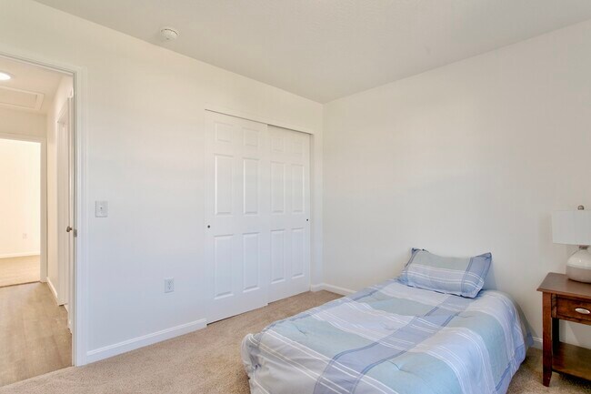 Building Photo - 159 Zachary Dr