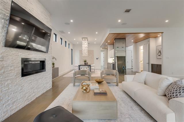 Building Photo - 6420 Kenwood Ave